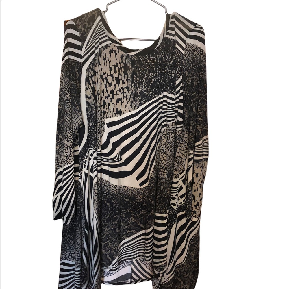 Black, White and Gold Plus size Tunic